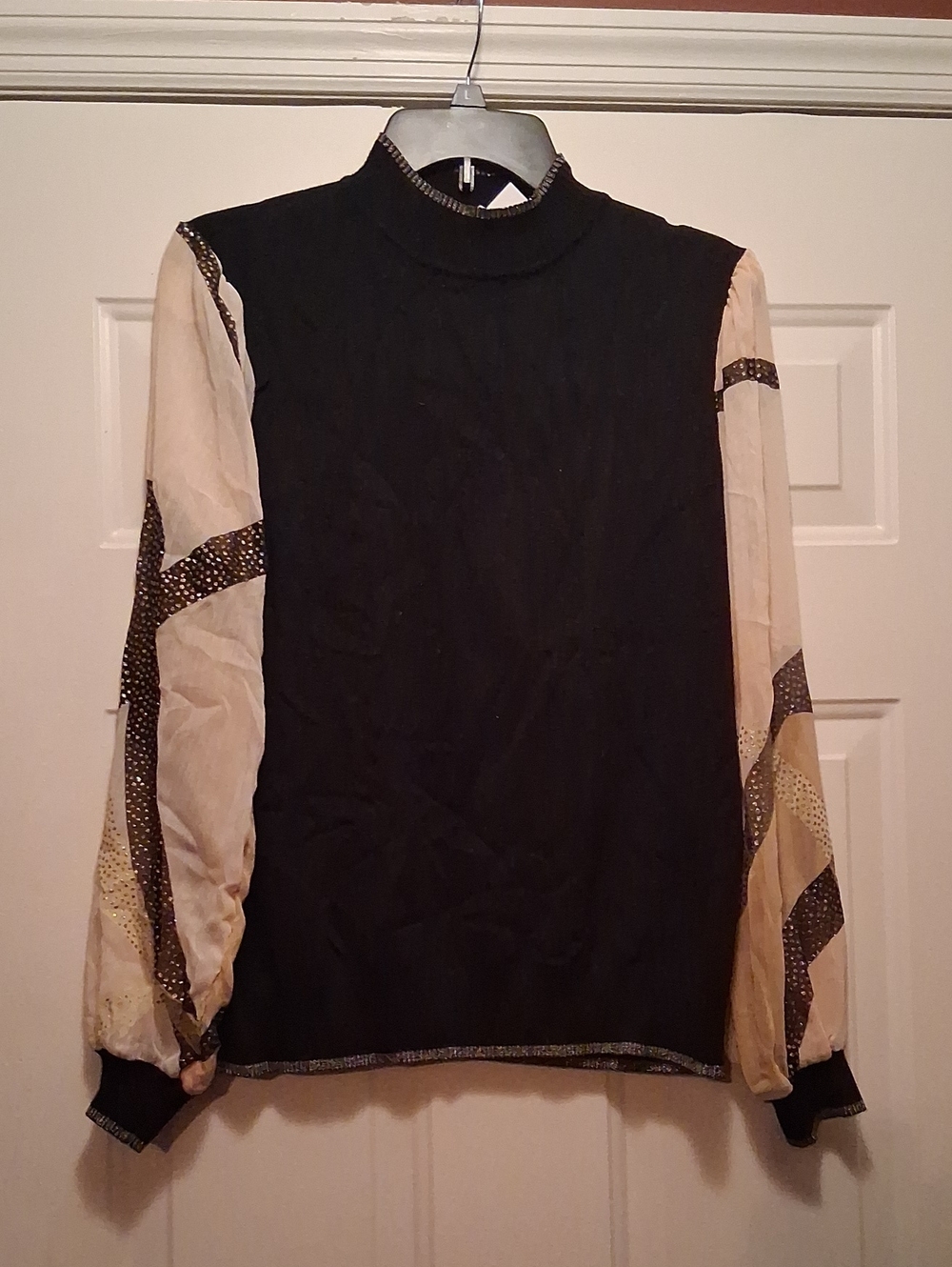 By Design Black & Cream Metallic Sleeve Top